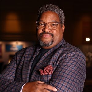 Meet your Posher, Thomas